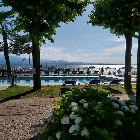 Villaggio Turistico Dei Tigli Padenghe sul Garda Buitenkant foto