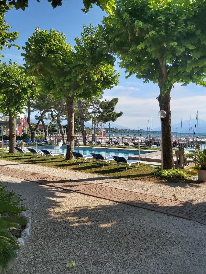 Villaggio Turistico Dei Tigli Padenghe sul Garda Buitenkant foto